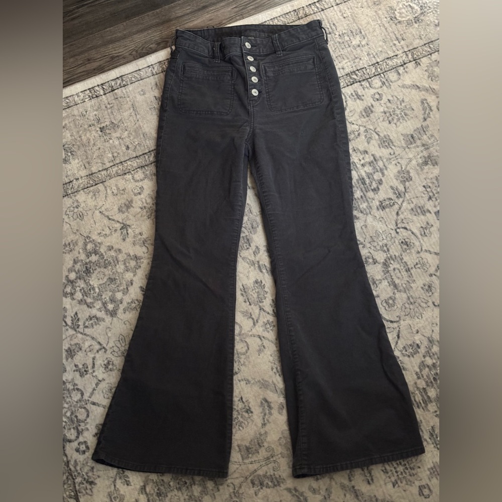 American Eagle Outfitter High Waisted Flare Corduroy Pants (stretch)